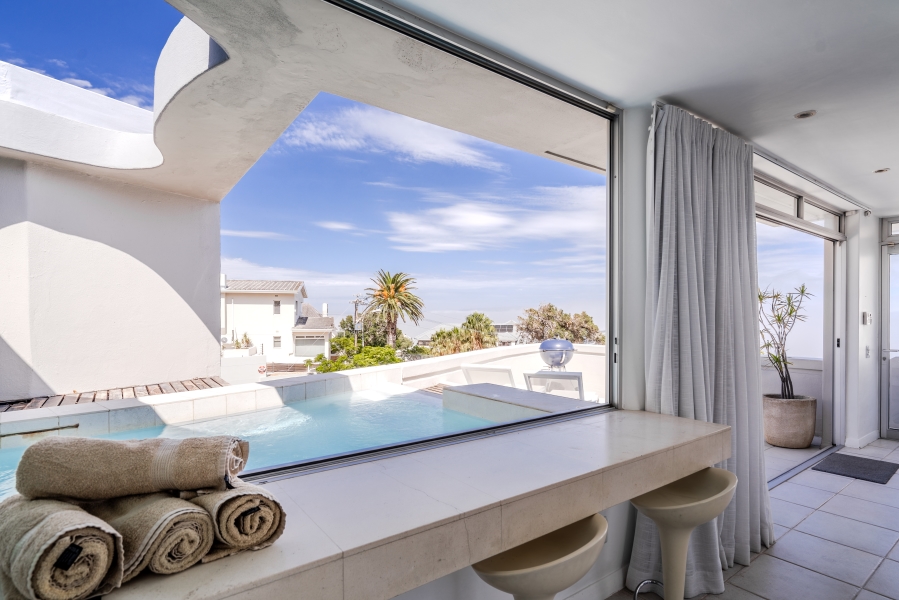 8 Bedroom Property for Sale in Camps Bay Western Cape